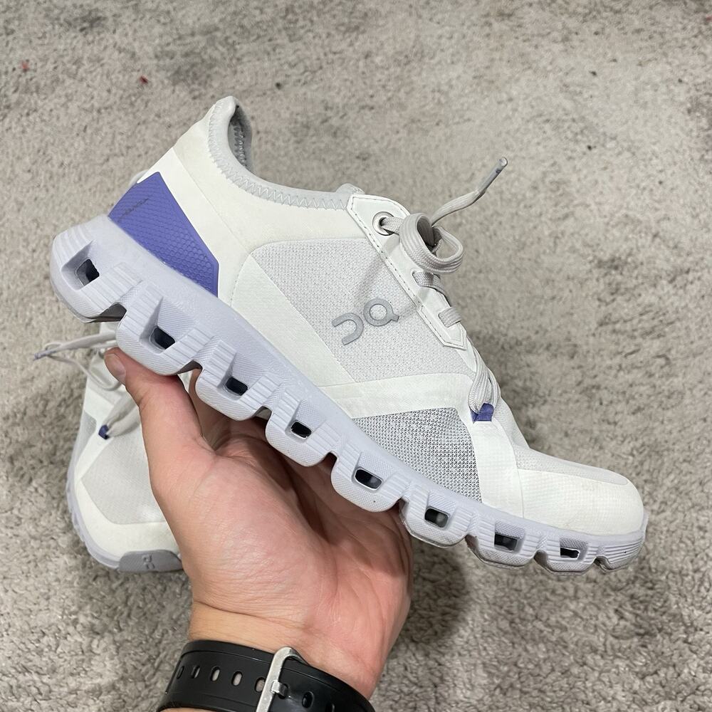 On Running Cloud Athletic Shoes in White with Light Purple Accents - Picture 3 of 9